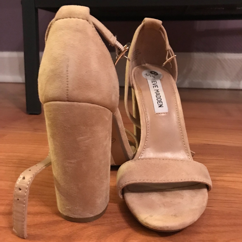 NWT Steve Madden Nude Heels